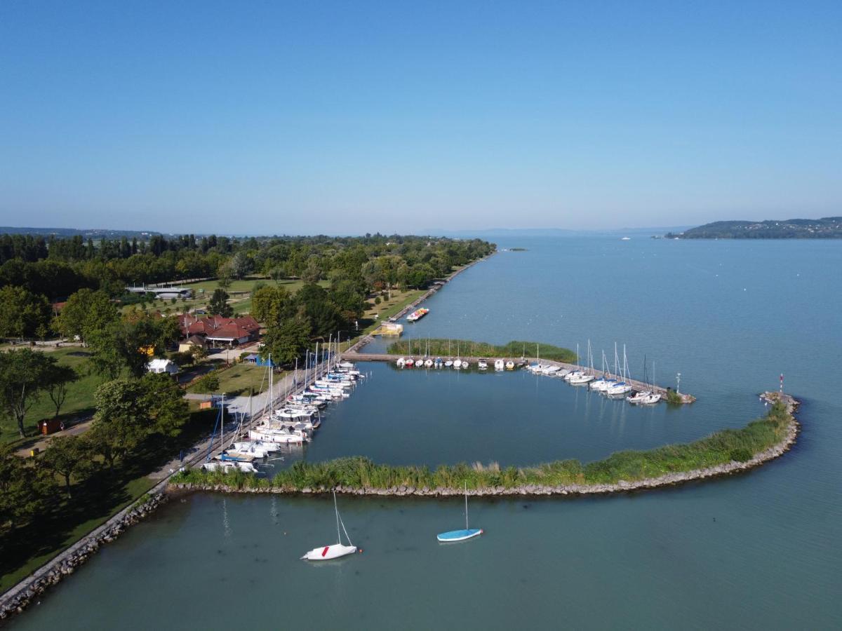 Lakeside Luxury Apartment ซามาร์ดี ภายนอก รูปภาพ